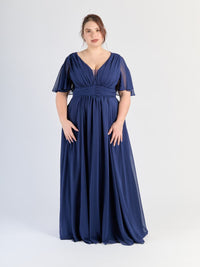 Abito lungo plus size Navy, scollo a V e maniche a campana classiche