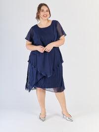 Abito navy elegante, pannelli in chiffon e maniche corte fluide