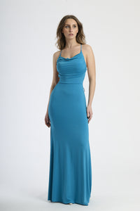 Abito ottanio a spalline sottili con taglio aderente, abbigliamento dal tocco lussuoso e trendy.