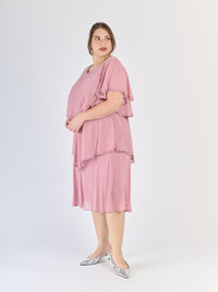 Abito rosa antico affascinante, pannelli in chiffon e maniche corte fluide