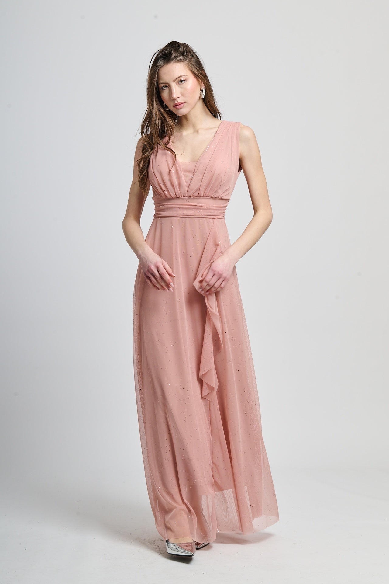 Abito rosa antico da cerimonia, design fluido e romantico