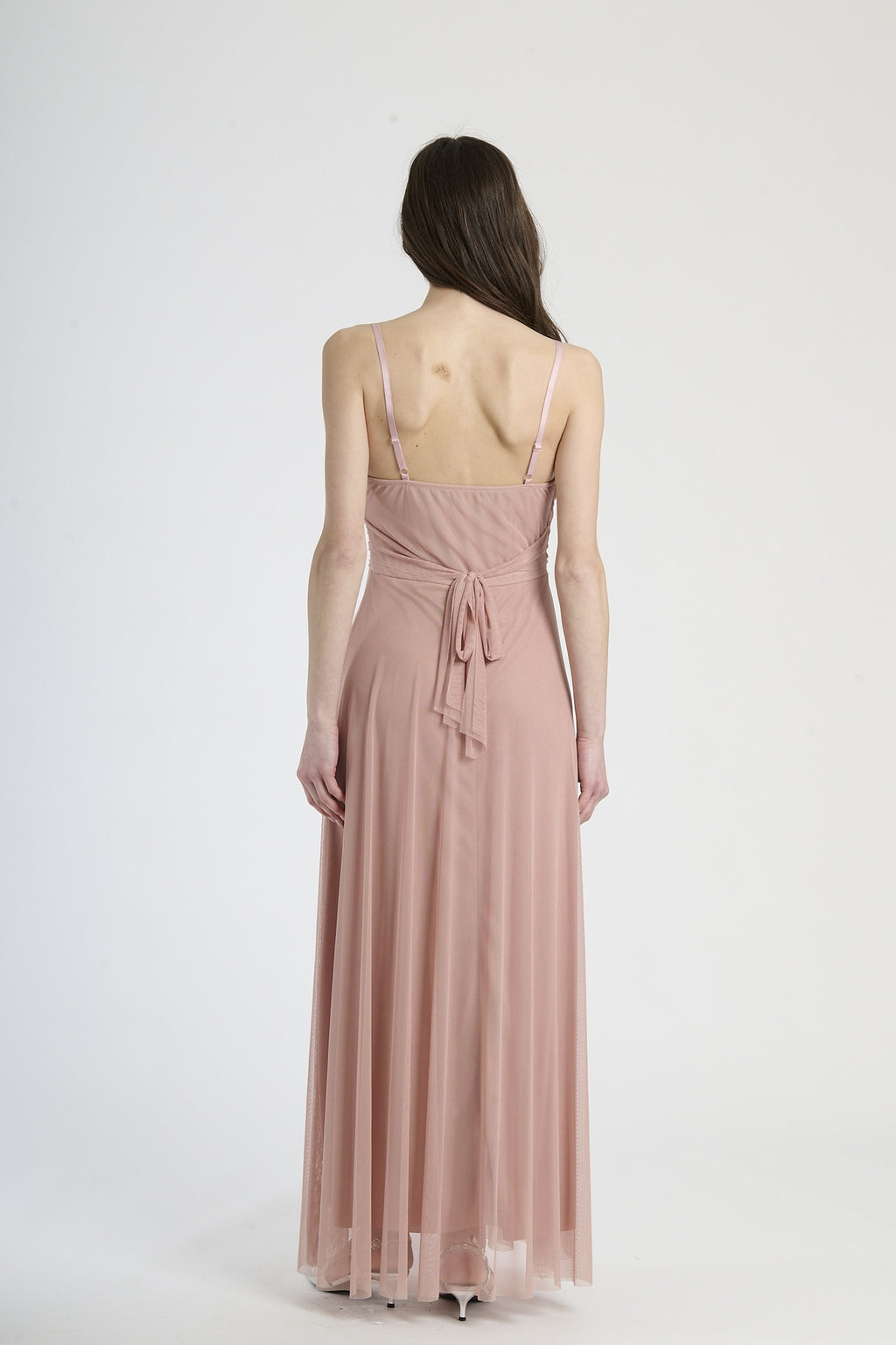 Abito rosa antico fluido, taglio elegante, per cerimonie