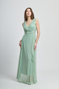 Abito salvia da cerimonia, design fluido e rinfrescante