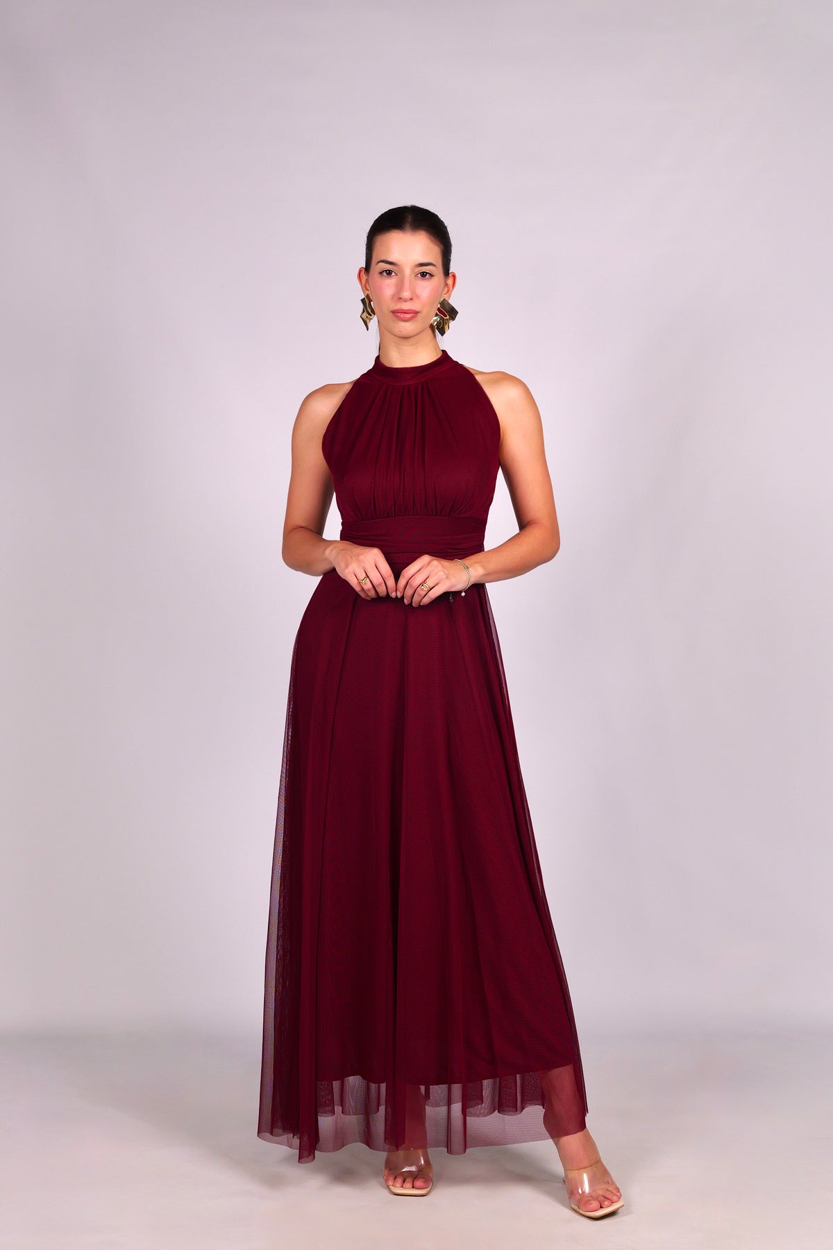 Abito vino da donna, collo alto a imbarcatura, gonna lunga, foulard in tulle, stile elegante e con un tocco di lusso.
