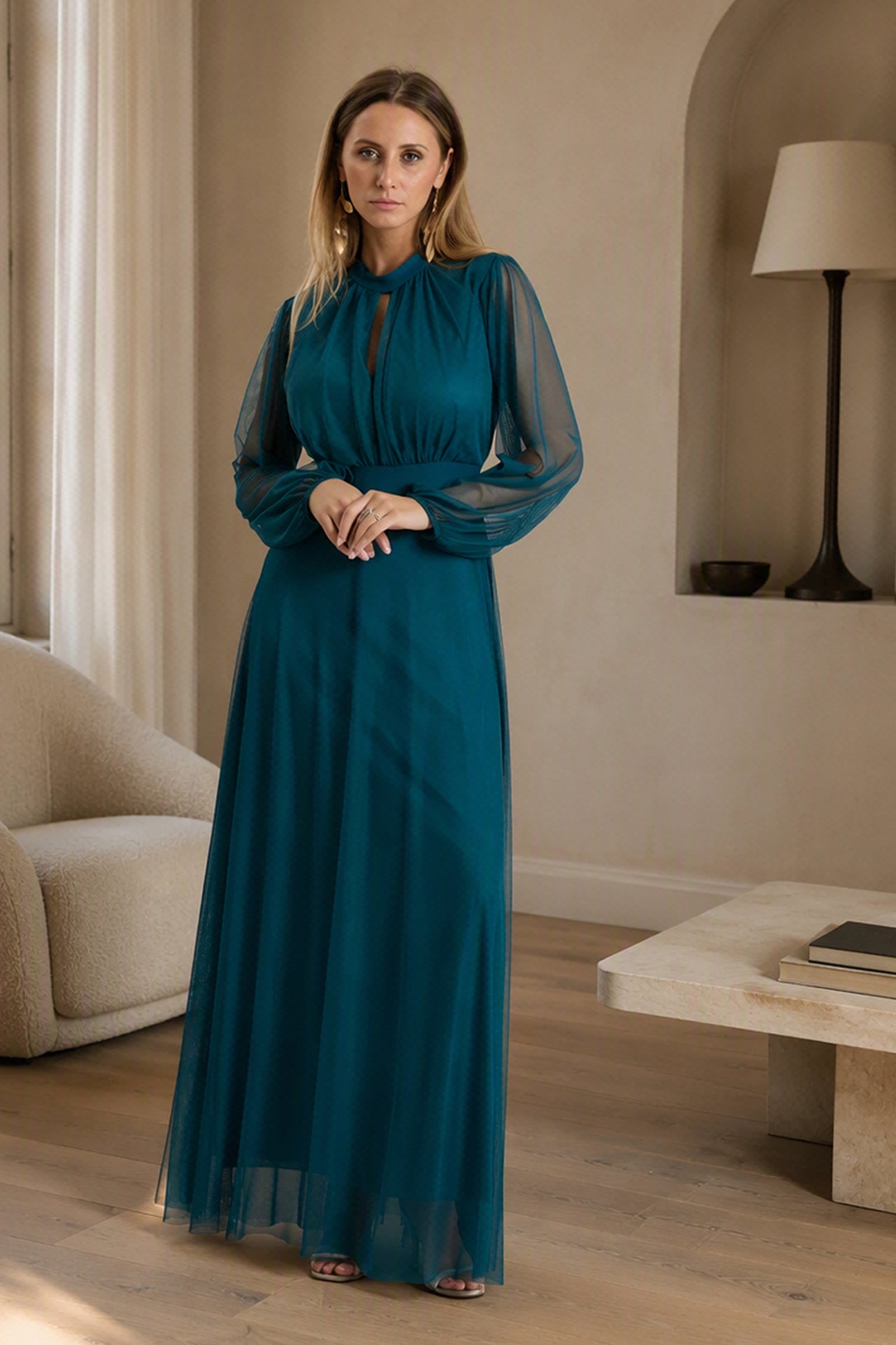Abito lungo da cerimonia “Lavinia” con maniche in tulle e scollo a goccia -1