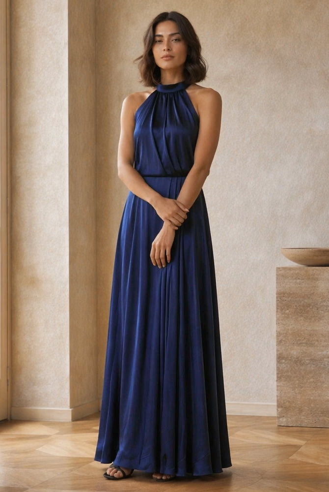 Abito lungo elegante con scollo a collo alto, senza maniche, in raso fluido, per cerimonie e occasioni speciali（副本）