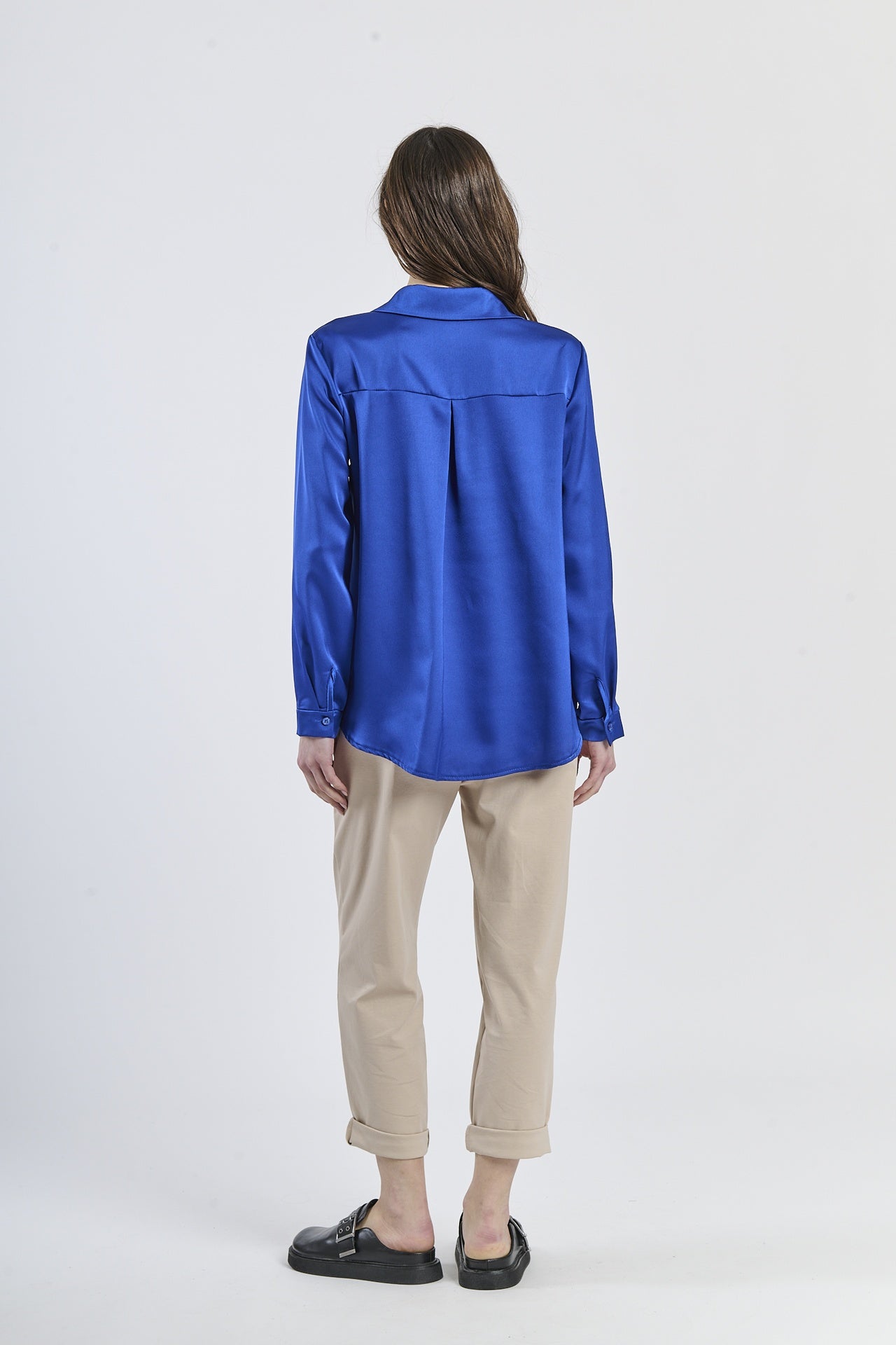 Camicia bluette a collo camicia, ideale per un look casual - elegante.