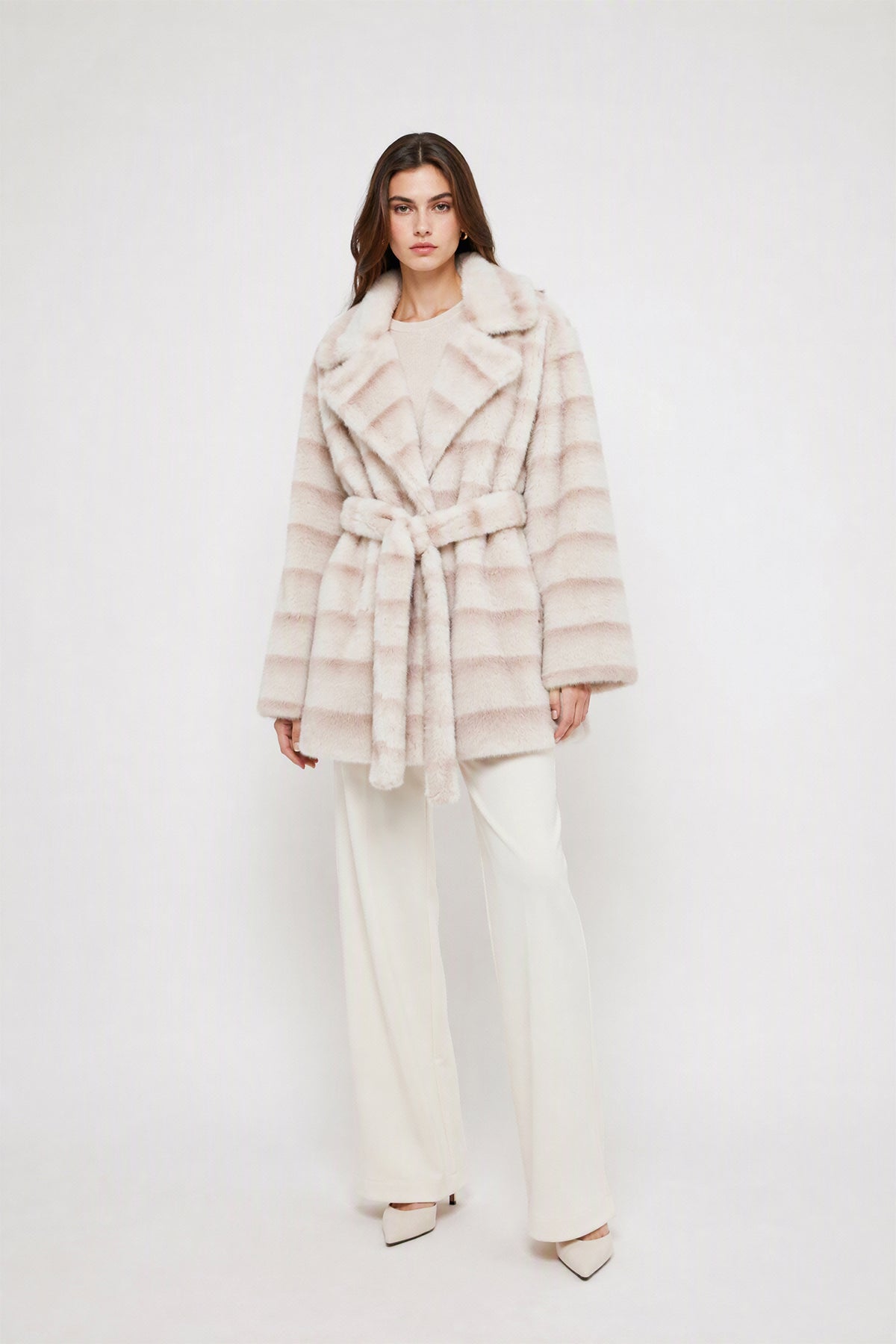 Cappotto medio donna in pelliccia sintetica, ampio collo a rever con cintura regolabile Panna-1