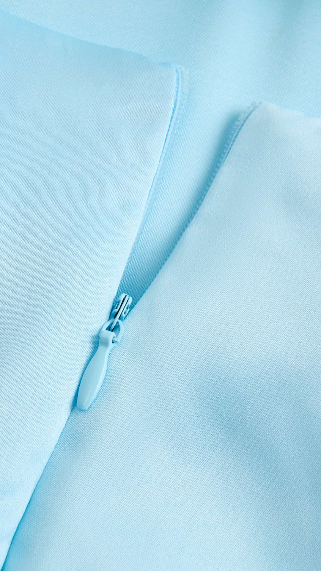 Elegant Long Satin Dress with Thin Straps – “Estella”