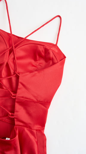 Elegant Long Satin Dress with Thin Straps – “Estella”
