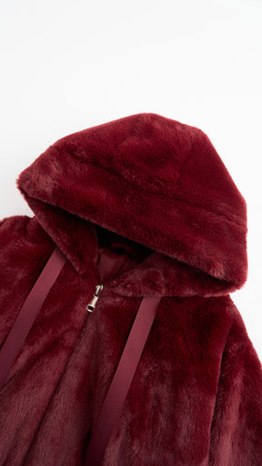 Giacca con cappuccio in peluche sintetica con zip e coulisse