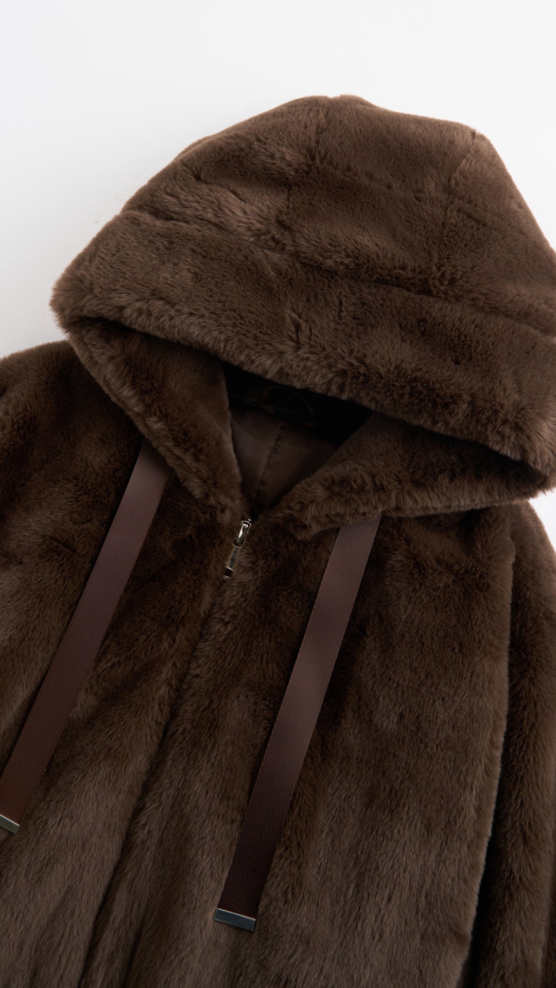 Giacca con cappuccio in peluche sintetica con zip e coulisse
