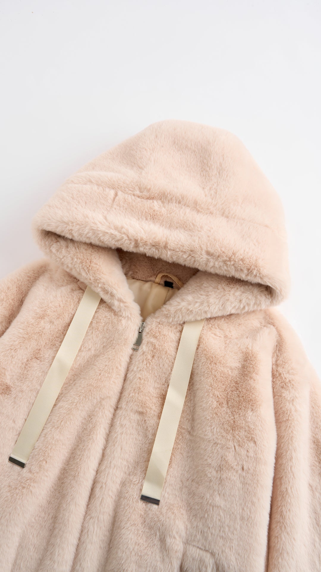 Giacca con cappuccio in peluche sintetica con zip e coulisse