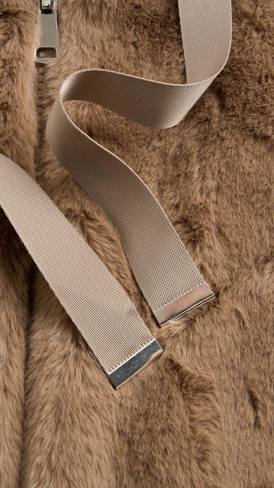 Giacca con cappuccio in peluche sintetica con zip e coulisse