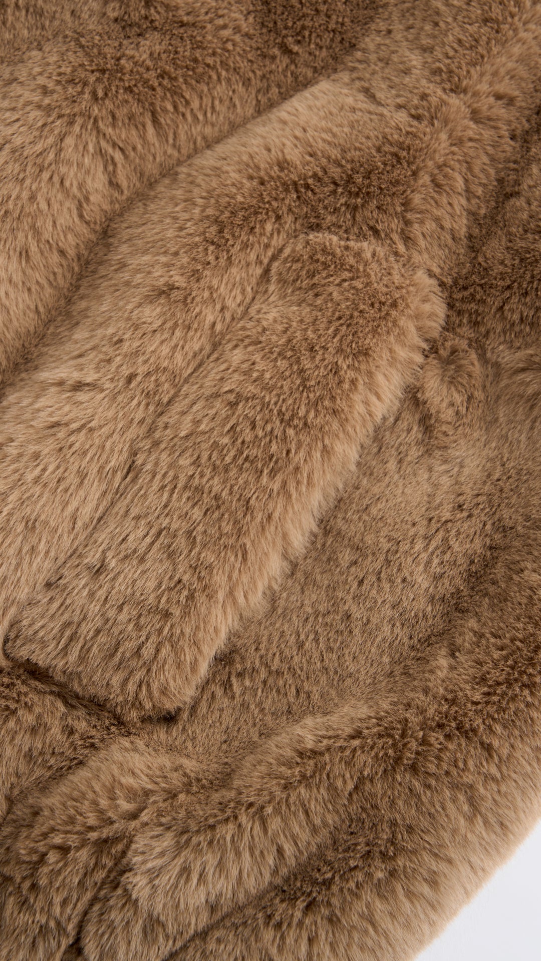 Giacca con cappuccio in peluche sintetica con zip e coulisse