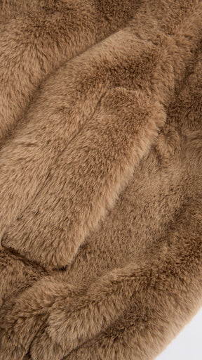 Giacca con cappuccio in peluche sintetica con zip e coulisse