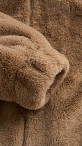 Giacca con cappuccio in peluche sintetica con zip e coulisse