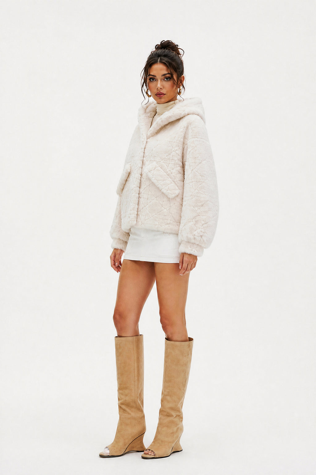 Giacca Corta Invernale Donna in Peluche Sintetico Trapuntato, Cappuccio, Chiusura Nascosta, Giacca Casual Morbida Panna-1