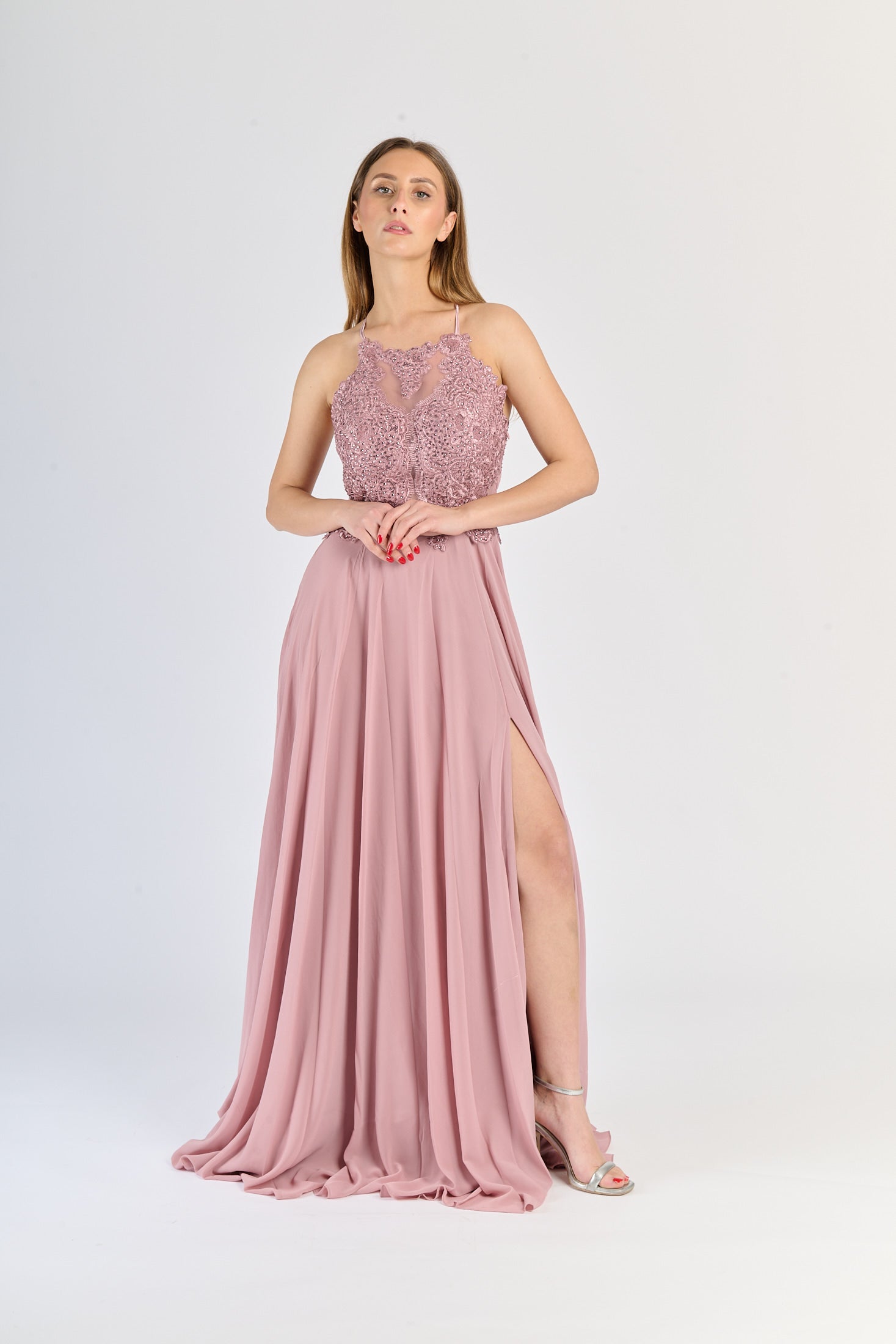 Gown Rosa Antico con scollatura halter, pizzo decorativo e gonna sfarfallante