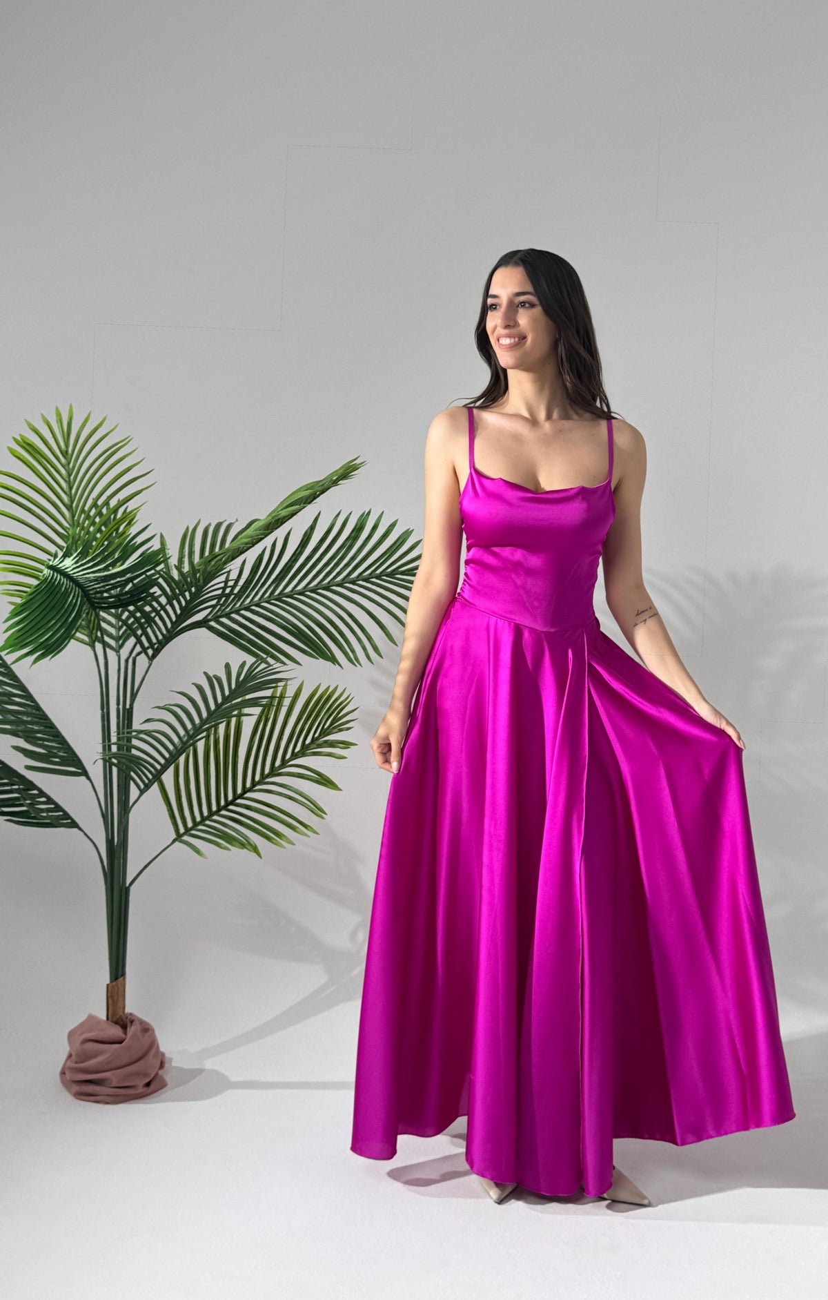 Abito elegante lungo con spaccatura laterale Maria