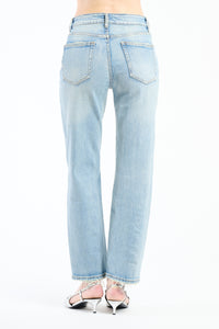 Jeans a gamba dritta con finitura used, perfetti per un look denim classico.