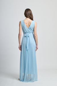 Lungo abito azzurro per eventi, design senza spalline