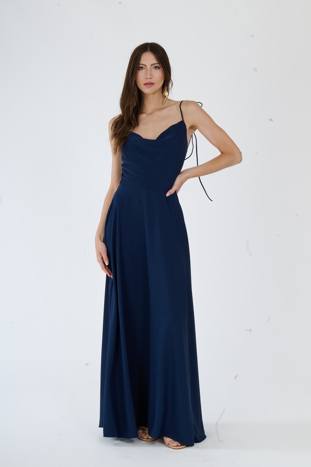 Abito “Isadora” – Vestito Lungo in Poliestere con Spacco e Spalline Annodate