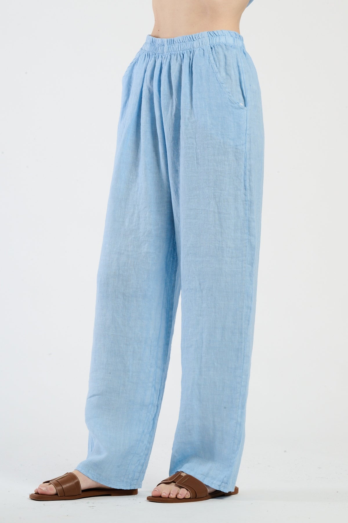  Pantaloni azzurri con coulisse in vita, perfetti per il relax quotidiano