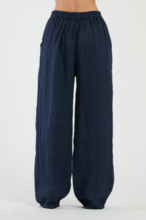 Pantaloni baggy color navy, ideali per uno look sofisticato e casual
