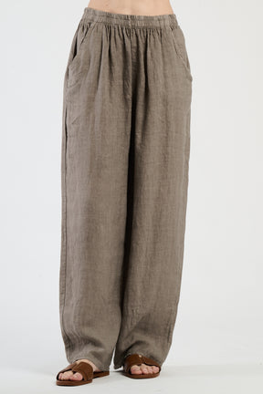 Pantaloni color tabacco larghi, caldo e dal carattere vintage