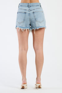 Shorts di jeans a vita alta, lunghezza “Lungo”, ideali per chi cerca comfort e stile.