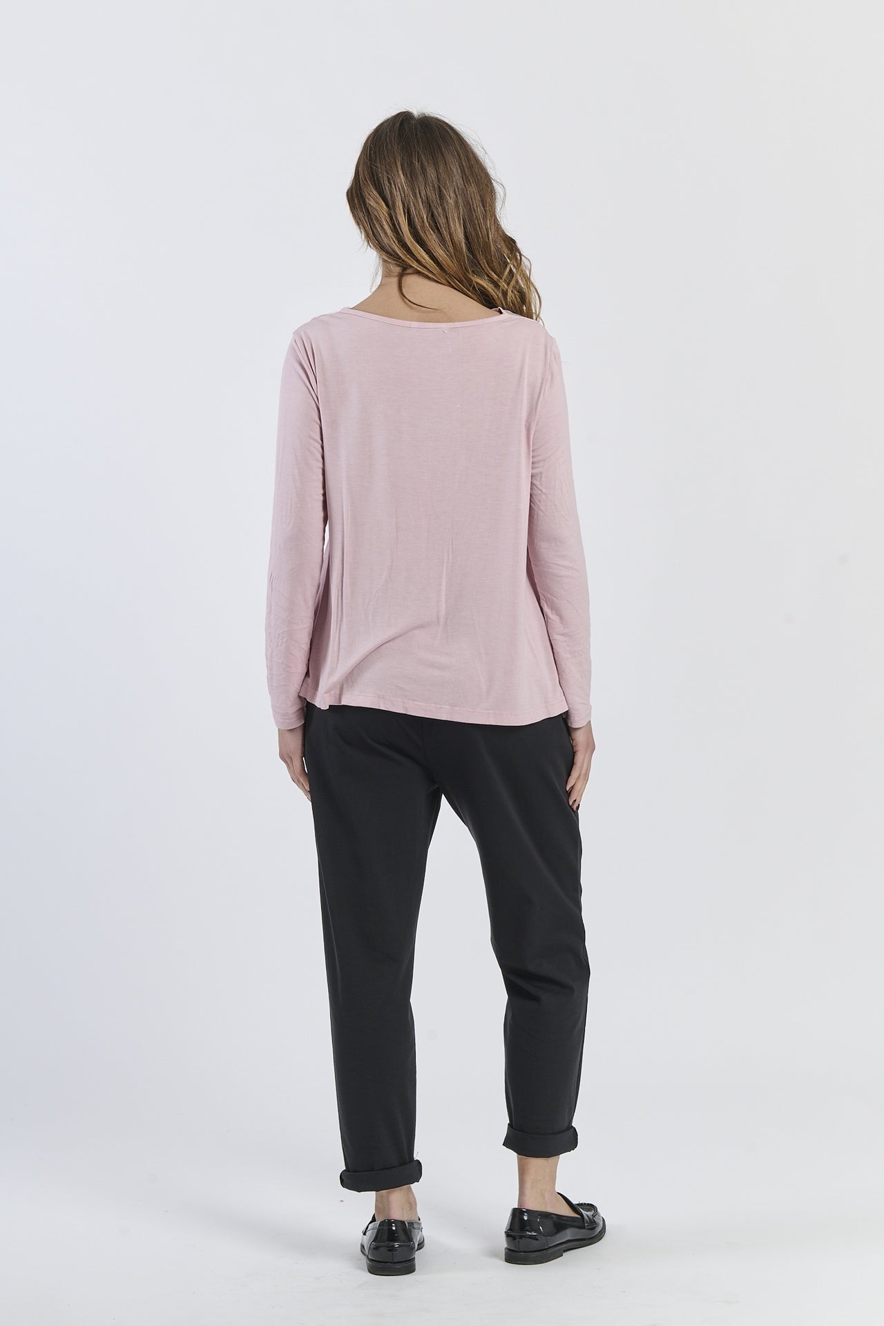 Top rosa antico constile fluido e fascia laterale, design retrò