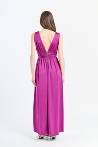 Vestito Ciliegio con silhouette avvolgente e scollo a V, ideale per eventi formali e serate romantiche