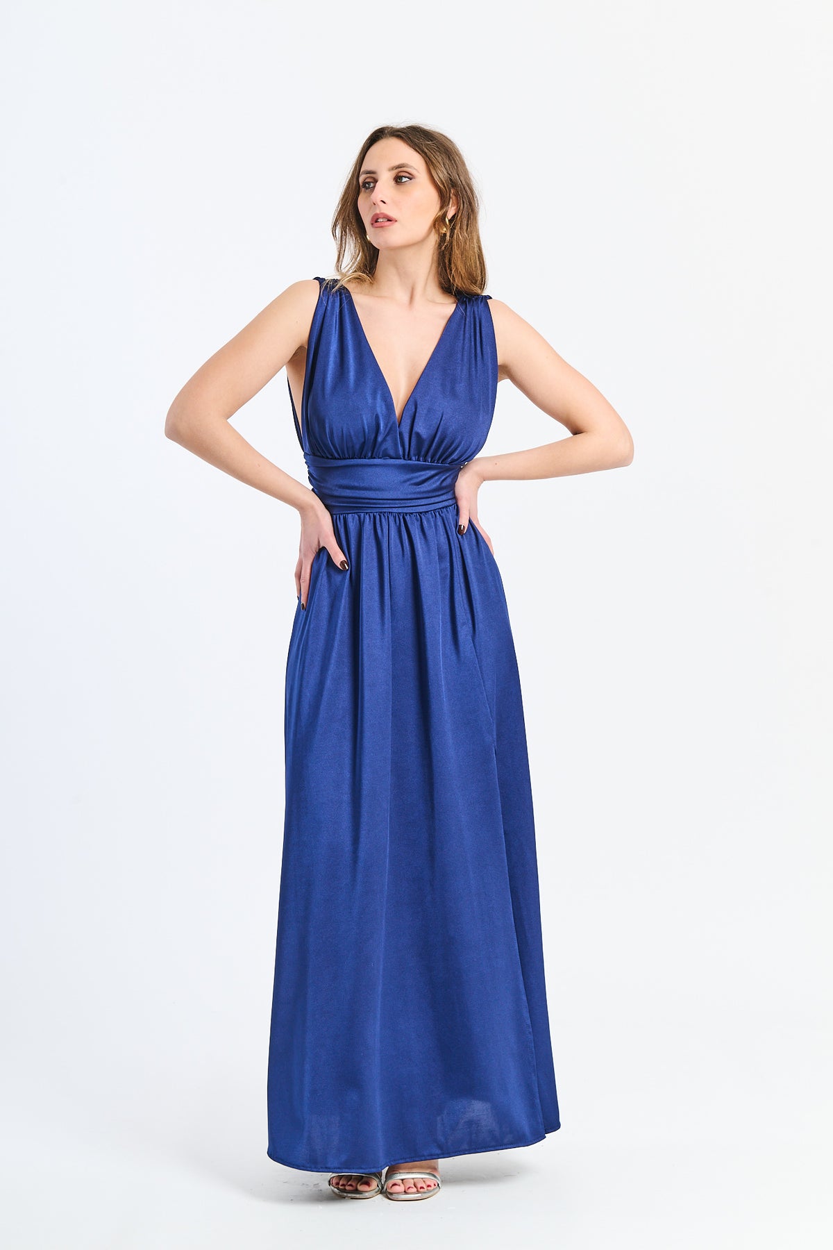 Vestito Navy con silhouette avvolgente e scollo a V, ideale per eventi formali e serate sofisticate.