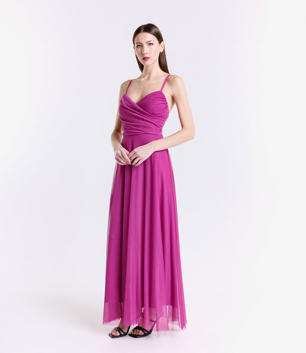Vestito ciliegio fluido, taglio elegante, per eventi romantici