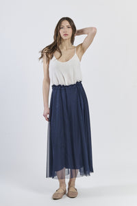 Vestito con gonna navy profonda e top senza spalline