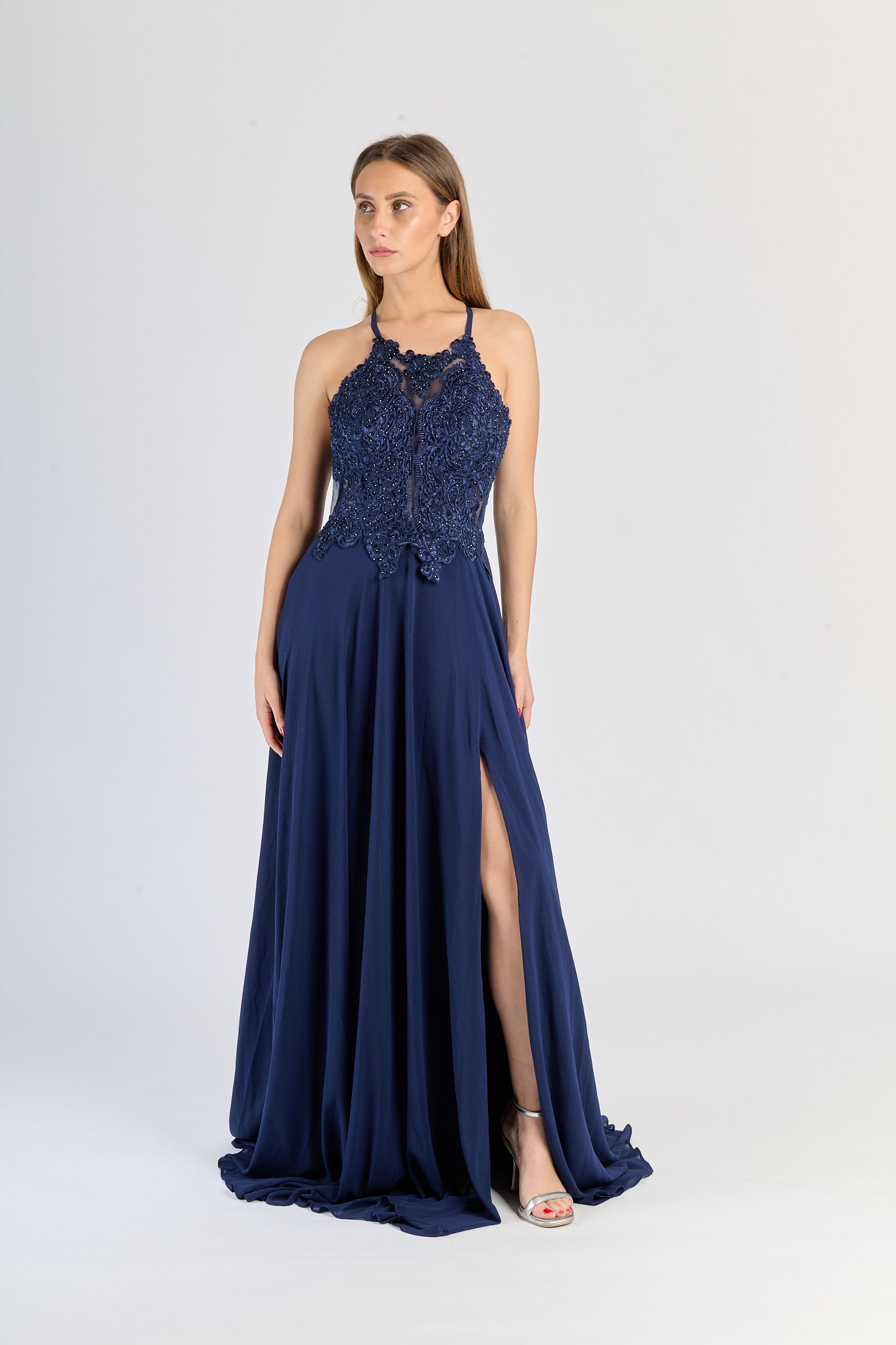 Vestito formale Navy: pizzo intricato, gonna in chiffon e apertura laterale