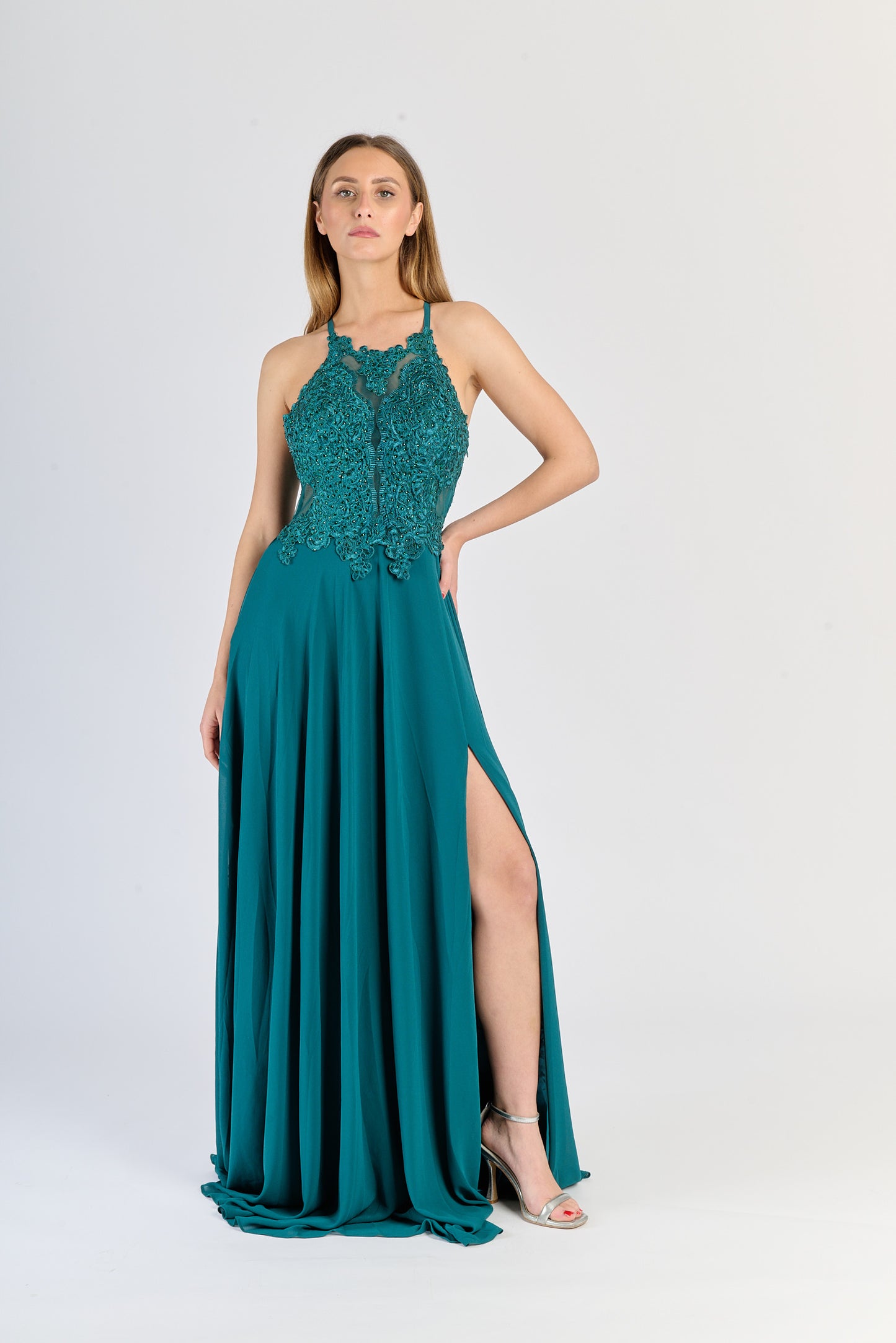 Vestito formale Ottanio: pizzo intricato, gonna in chiffon e apertura laterale