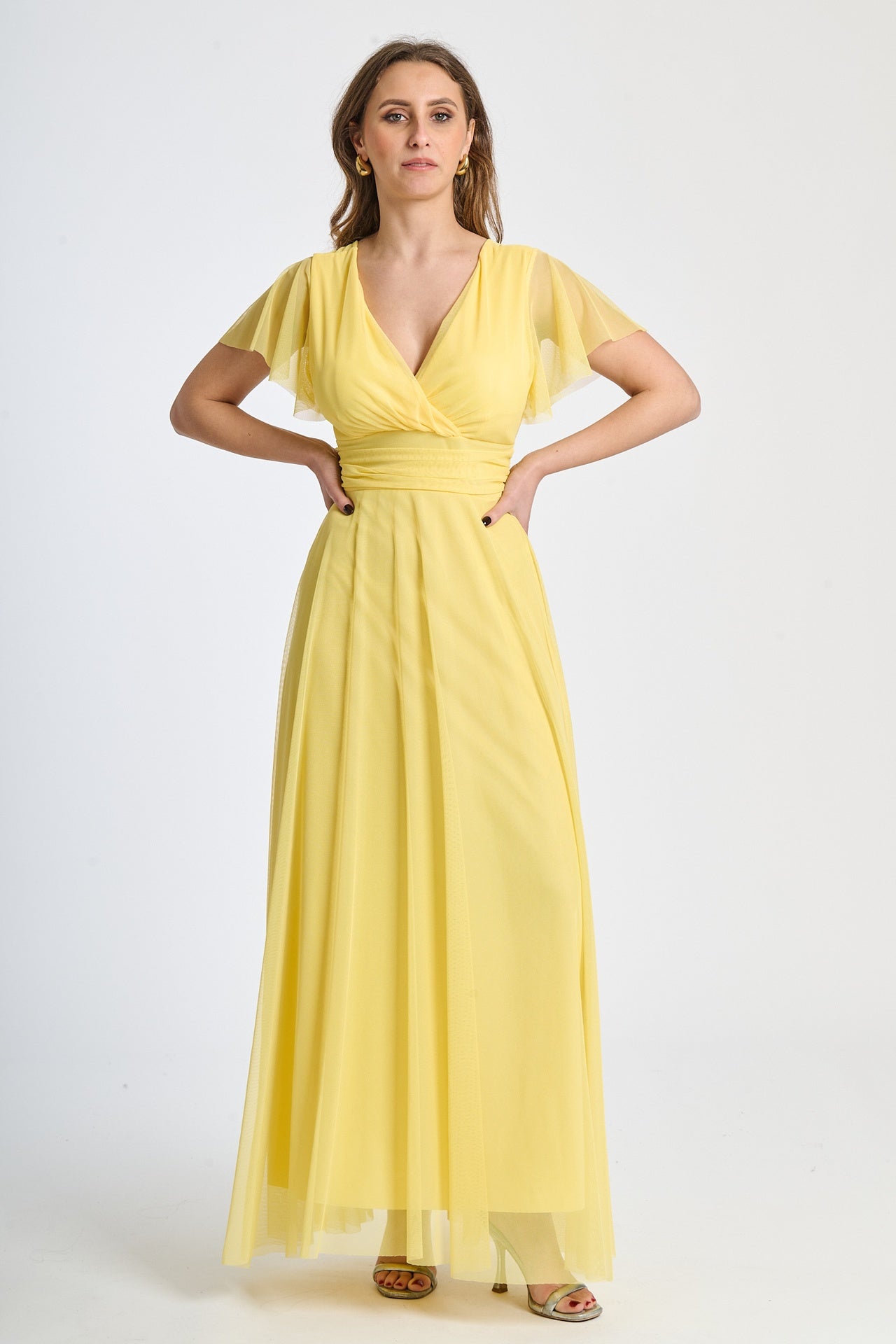 Vestito giallo fluido, waist cinto, lunghezza maxi, per feste sgargianti