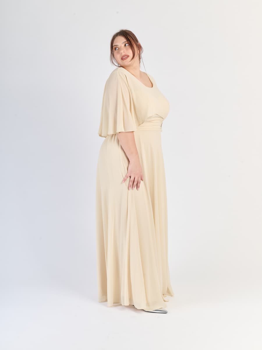 Vestito plus size crema, design classico, gonna fluida