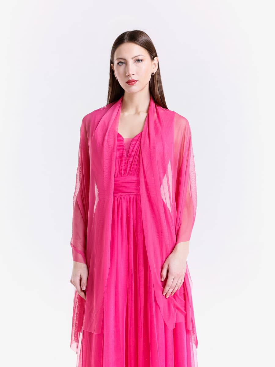 Ensemble fuxia: gown fluido e cardigan tulle, stile glamour e vibrante