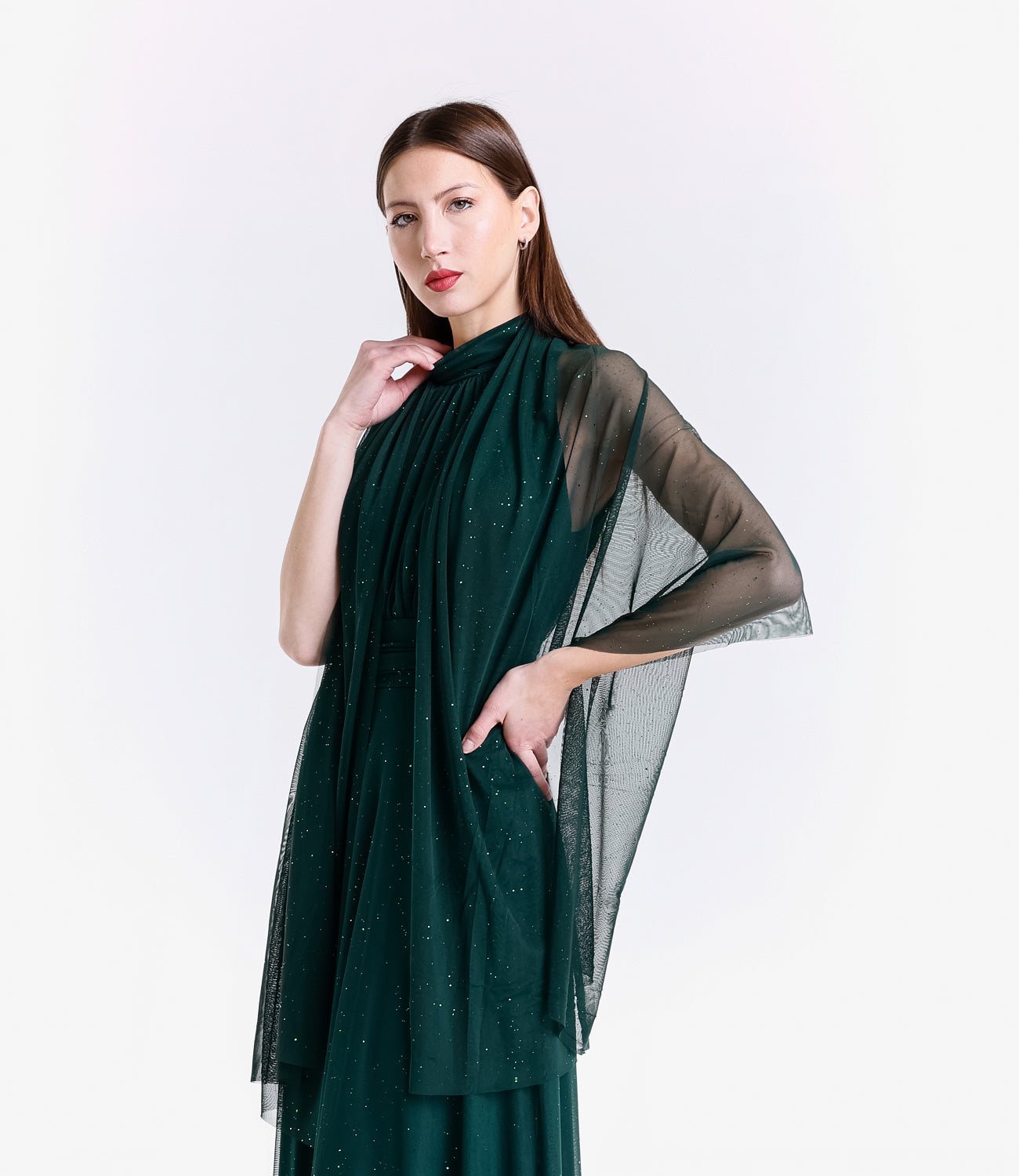 Ensemble verde.S: gown fluido e cardigan tulle, stile rinfrescante e naturale