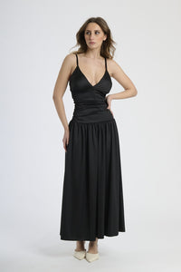 Vestito lungo aderente in vita e gonna ampia Fatima