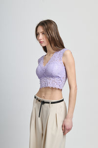 Canotta elegante lilla, silhouette slim con dettagli artigianali