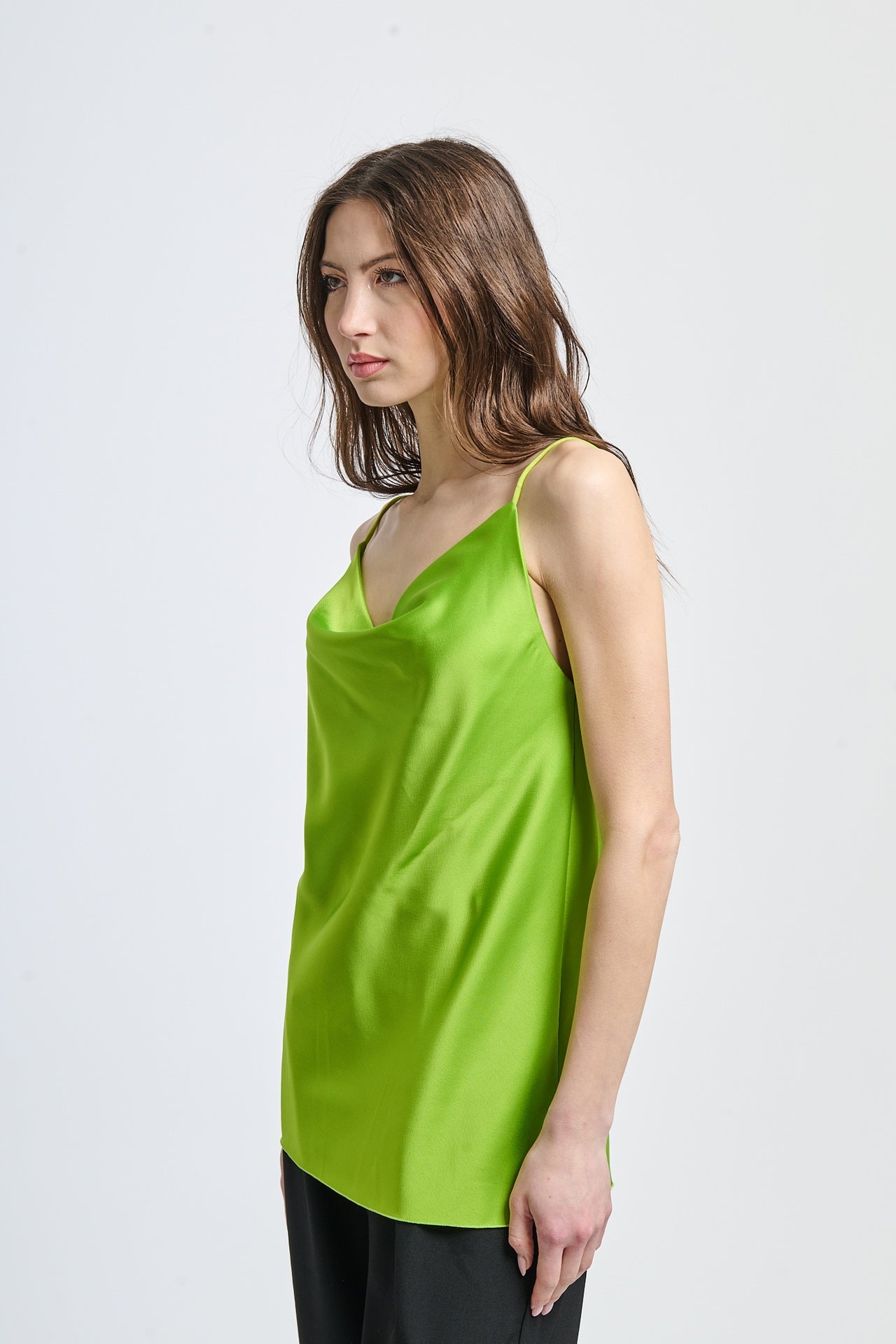 Maglia verde mela a spalline per stile rinfrescante