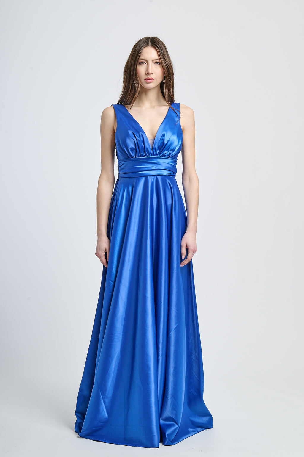Abito elegante bluette con raso satinato, scollo a V e falda fluida, perfetto per serate formali