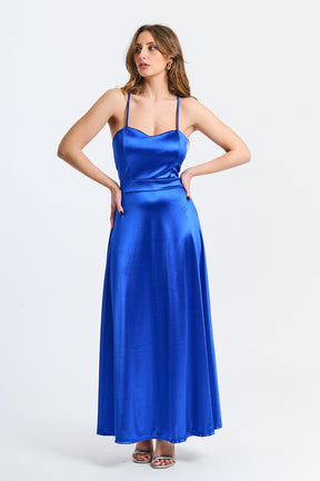 Abito da cerimonia bluette in raso, con spalline sottili e scollatura a V, ideale per occasioni eleganti e rassicuranti