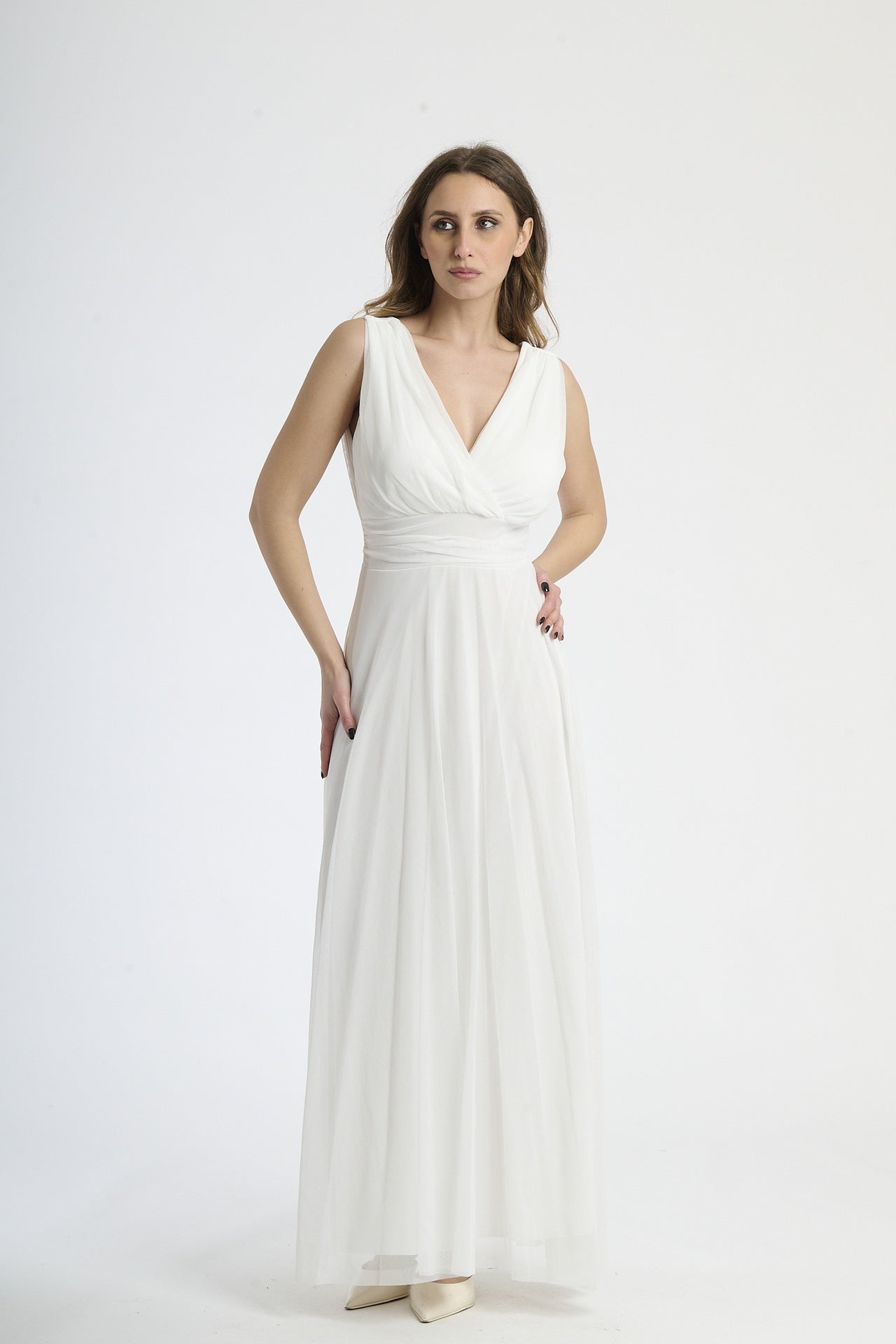 Abito formale bianco in pizzo coneleganza senza tempo