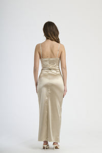 Abito elegante beige, taglio dritto con drappeggio e scollatura a fascia