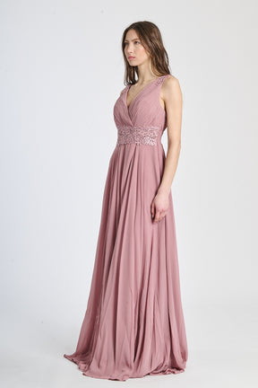Abito formale rosa antico in tulle, ideale per occasioni romantiche